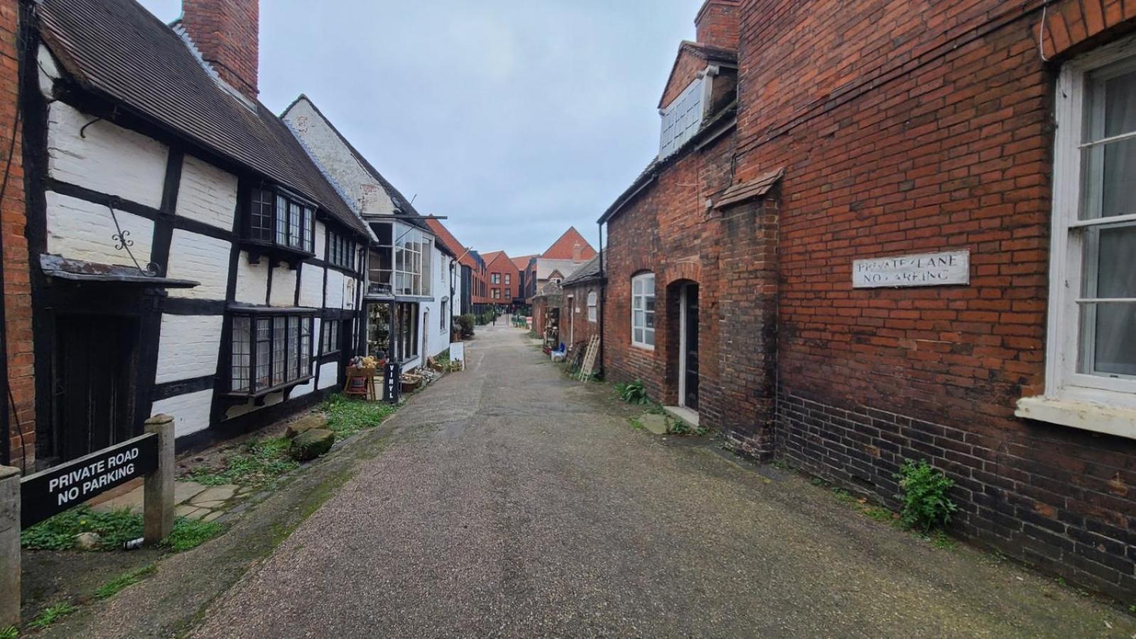 Samuels' A Duplex Apartment By Spires Accommodation In Lichfield City Centre Экстерьер фото