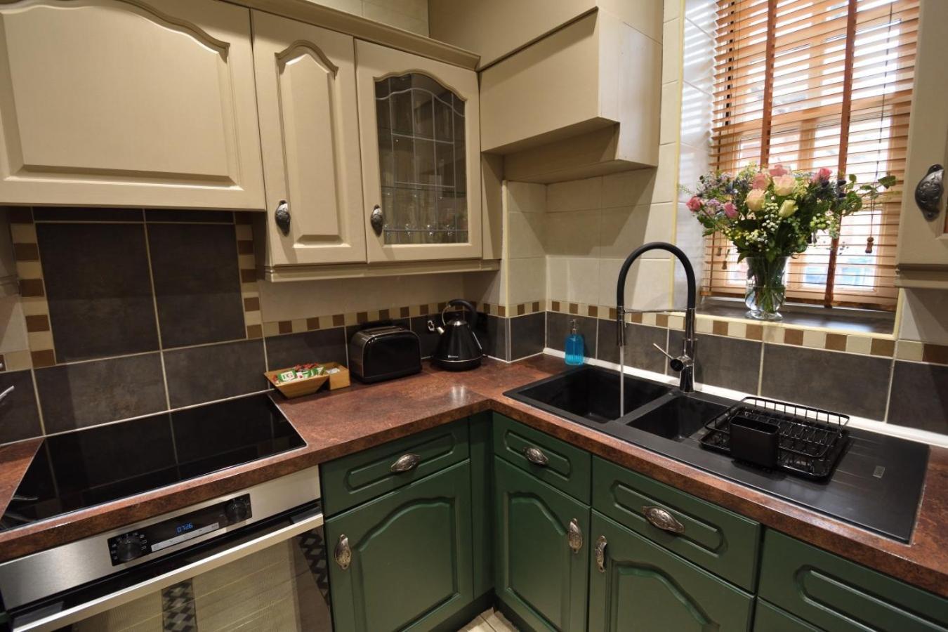 Samuels' A Duplex Apartment By Spires Accommodation In Lichfield City Centre Экстерьер фото